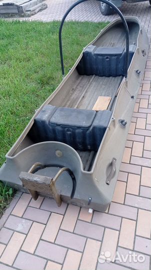 Лодка пластиковая