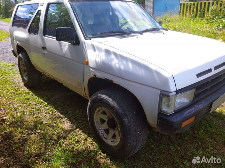 Nissan Terrano 2.4 МТ, 1990, 500 000 км