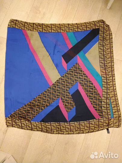 Палантин fendy шелковый 180 90