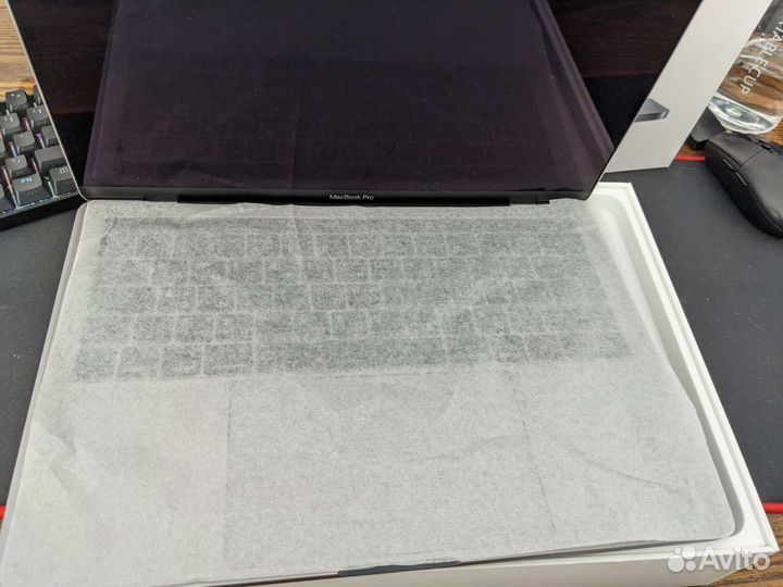 Apple MacBook Pro 13 2016 touch bar