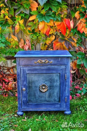 Тумбочка старая