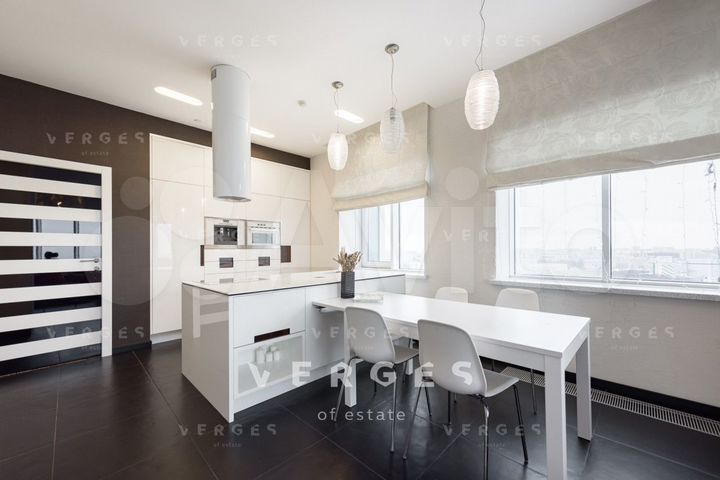 6-к. квартира, 210 м², 32/48 эт.