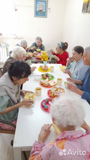 Уход за пожилыми людьми - сиделка