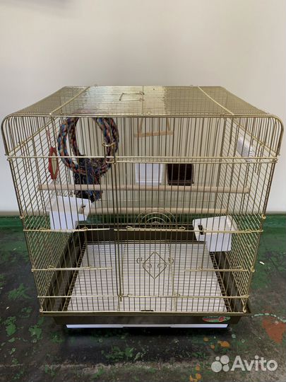 Большая клетка для птиц