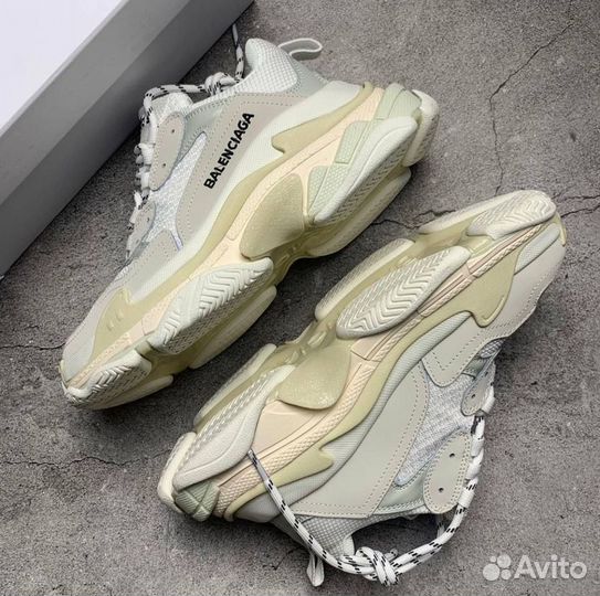 Balenciaga Triple S White