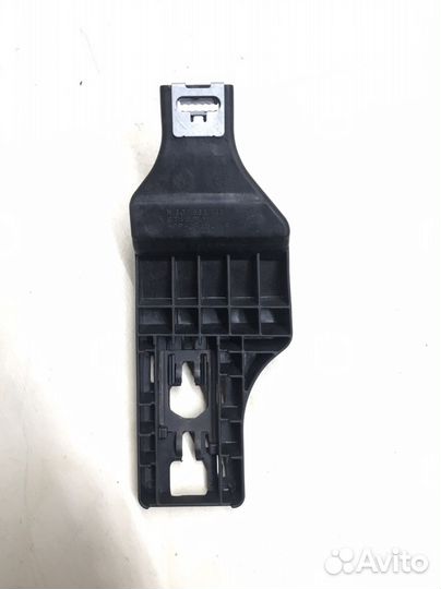 Кронштейн консоли левый 3G1863143A Passat B8