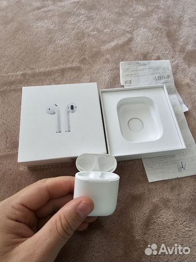 Кейс для наушников Apple AirPods - оригинал