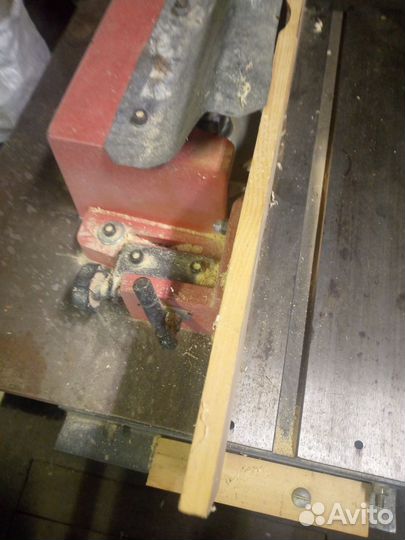 Фрезерный станок по дереву б/у