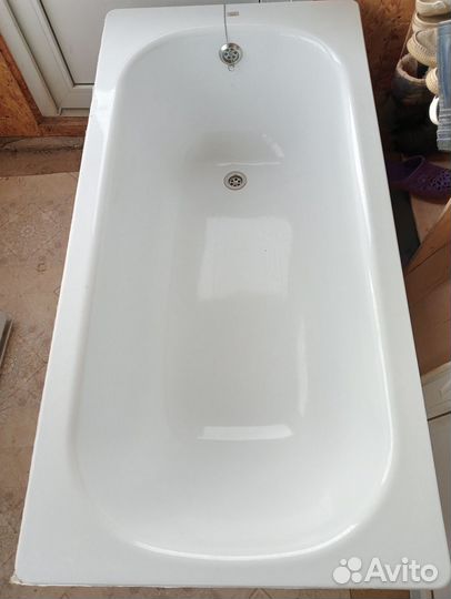 Ванна акриловая стальная