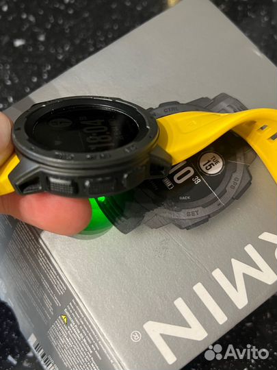 Смарт-часы Garmin Instinct