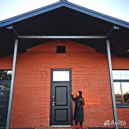 Железная входная дверь для дома с фрамугой DD-395