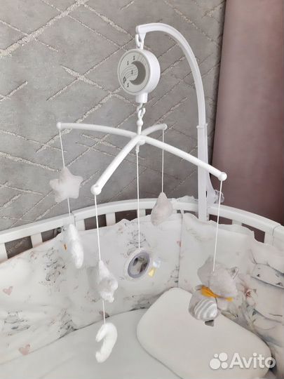 Музыкальная карусель на кроватку