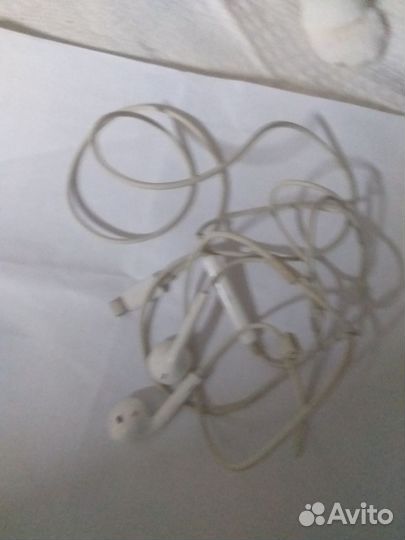 Проводные наушники на iPhone