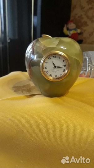 Настольные часы из оникса