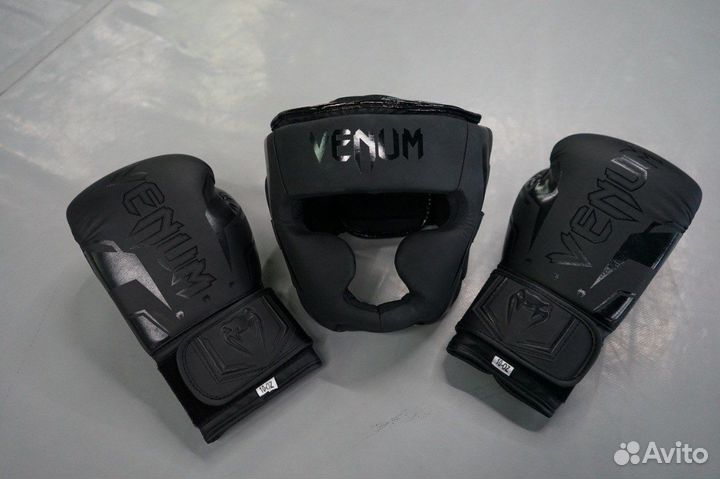 Комплект боксерский шлем и перчатки Venum elite