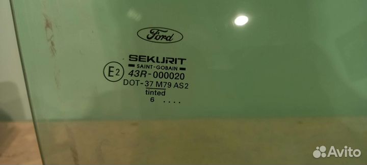 Стекло двери переднее правое Ford Mondeo3