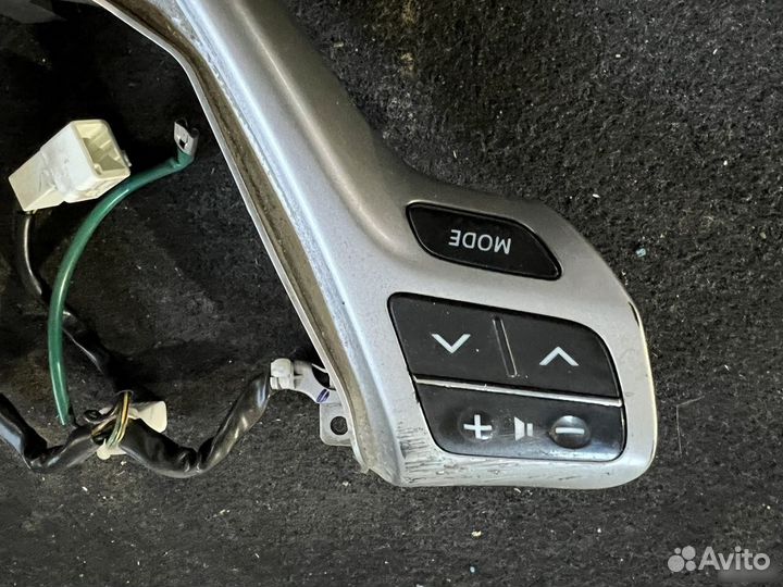 Кнопки руля Toyota Verso 2013 левый руль