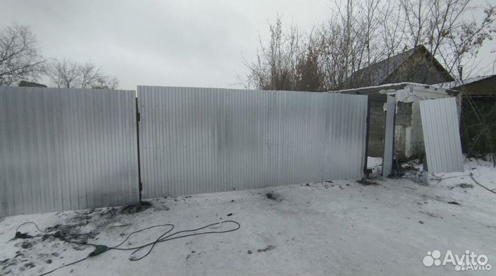 Заборы из профнастила