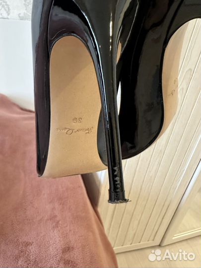 Туфли лодочки 39 размера натуральная кожа