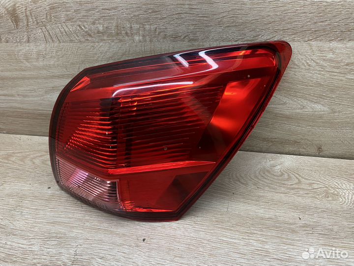 Фонарь правый Nissan Qashqai J10 дорест 111922