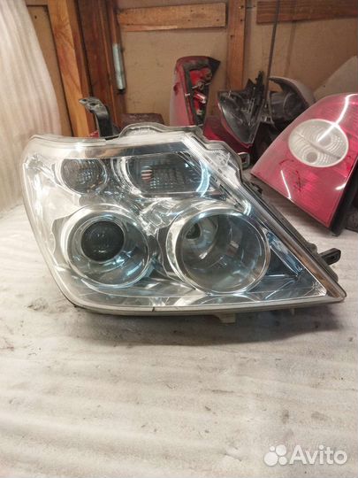 Фара правая Nissan Patrol Y62