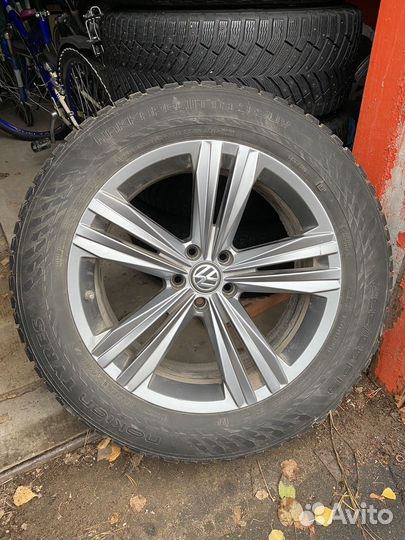 Оригиналные зимние колеса r19 volkswagen touareg