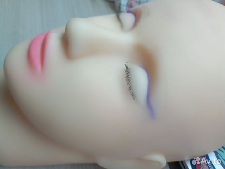 Манекен для наращивания ресниц с вшитыми ресницами