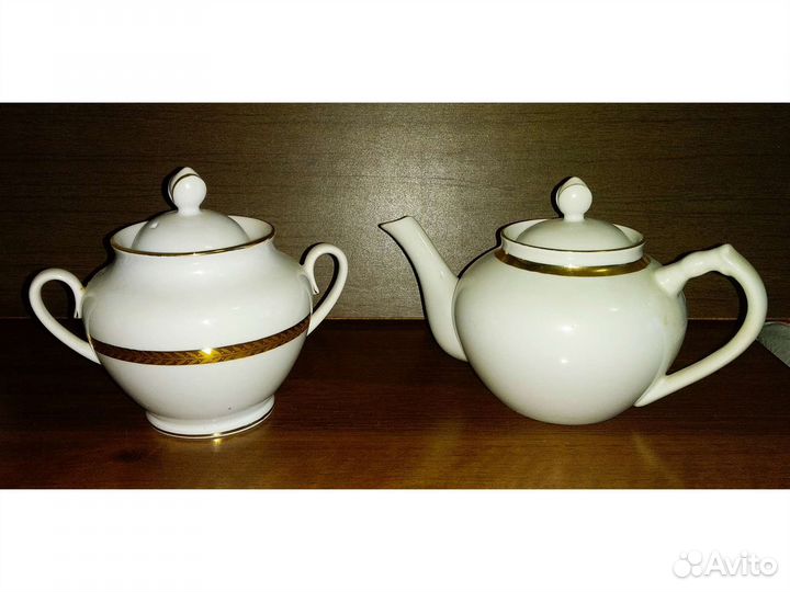 Заварочный чайник и сахарница Дулево