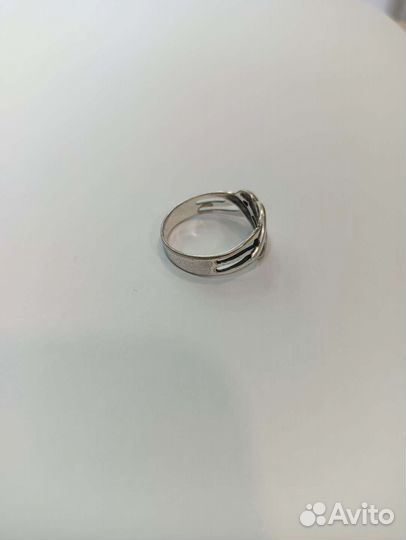 Серебряное кольцо, проба 925, вес 1,98 гр