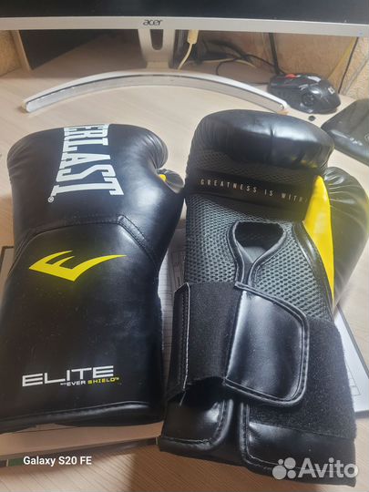 Боксерские перчатки 14 oz