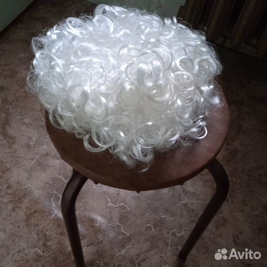 Парики иск. бел., зелен., борода кор. бел