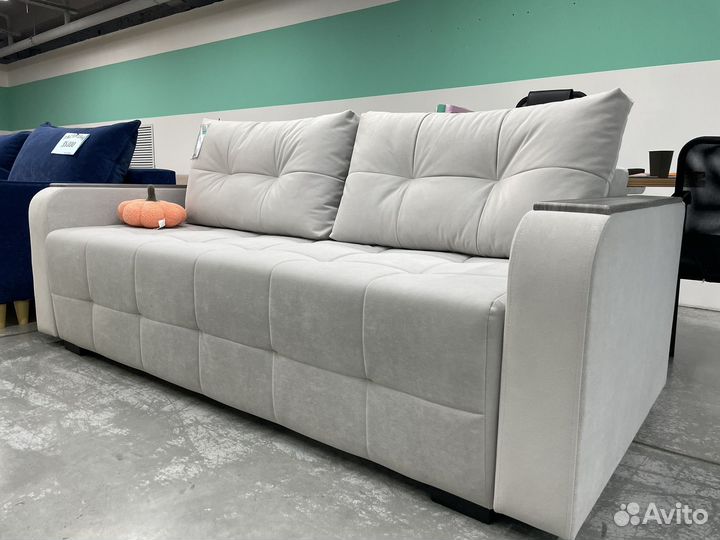 Продавец-консультант в салон мягкой мебели