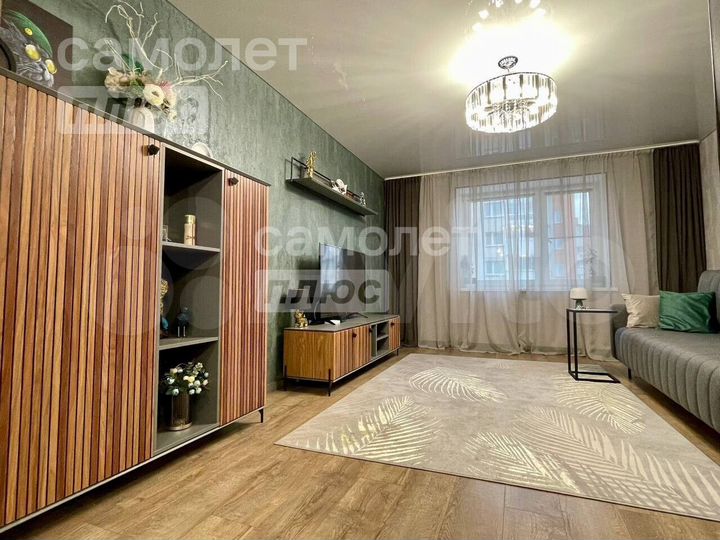 2-к. квартира, 71 м², 8/10 эт.