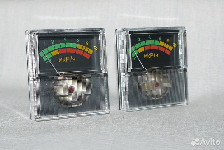 М68501 индикатор стрелочный СССР (2шт) шкала мкр/ч
