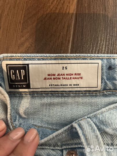 Джинсы gap