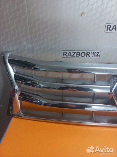 Решетка радиатора Renault Duster
