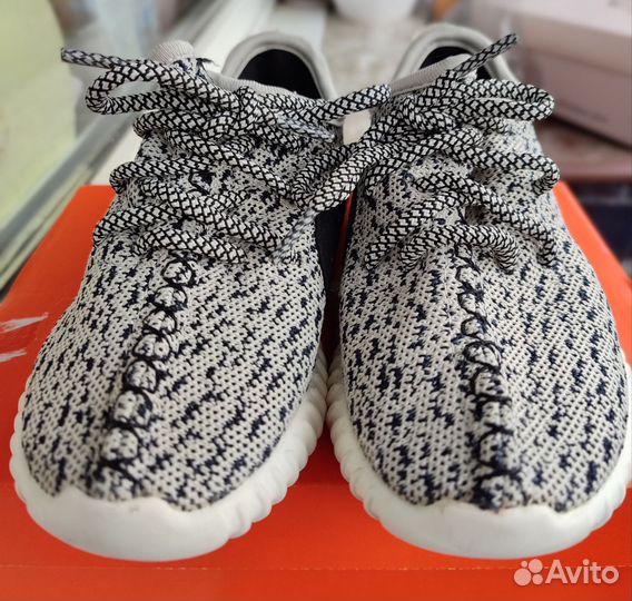 Кроссовки adidas yeezy р. 29