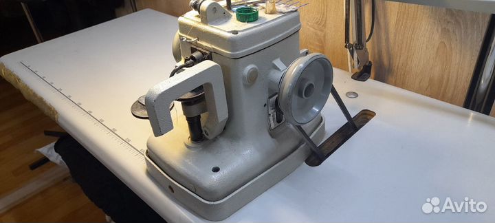 Скорняжная швейная машина