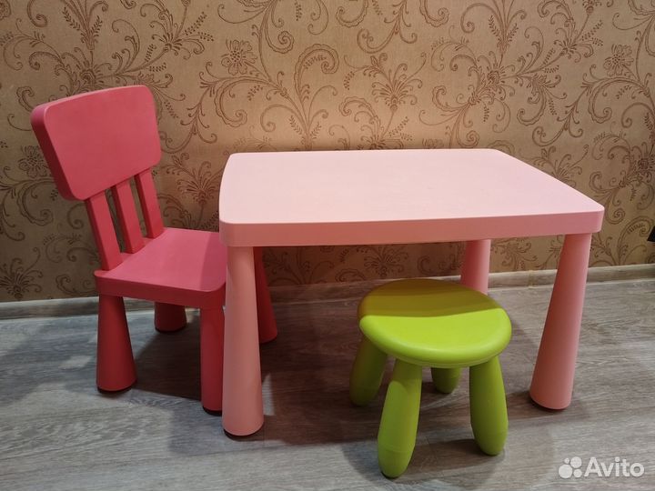 Стол и стулья из IKEA детские