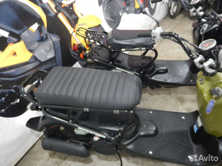 Скутер Honda Zoomer инжектор с New контейнера