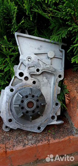 Помпа, водяной насос renault Clio