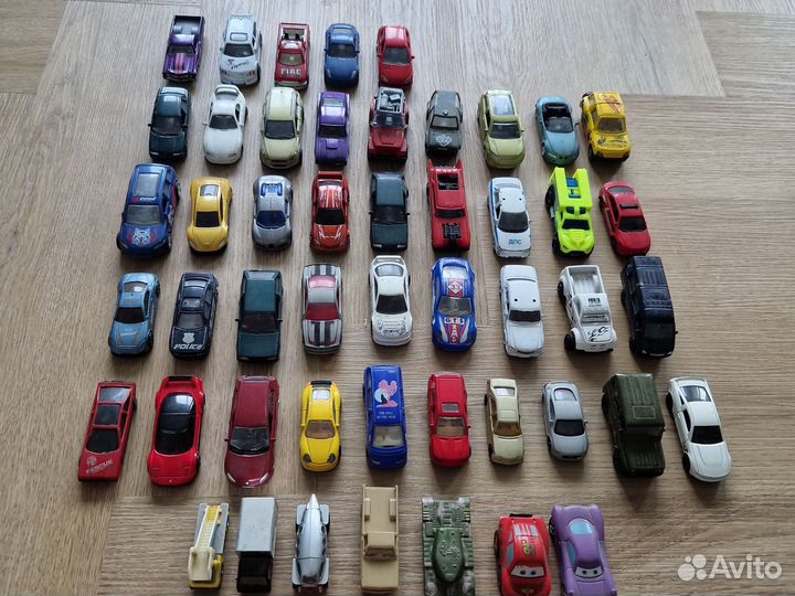 Модели автомобилей и танк 1/120 и 1/87 лот