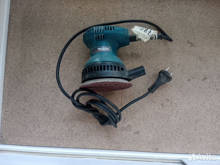 Шлифмашина вибрационная Makita BO5010