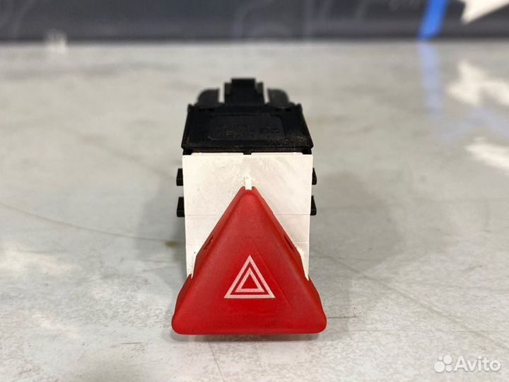 Кнопка аварийной остановки Volkswagen Passat