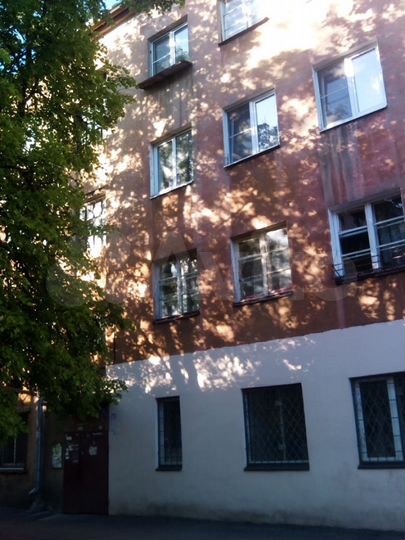 Комната 8,5 м² в 7-к., 2/4 эт.