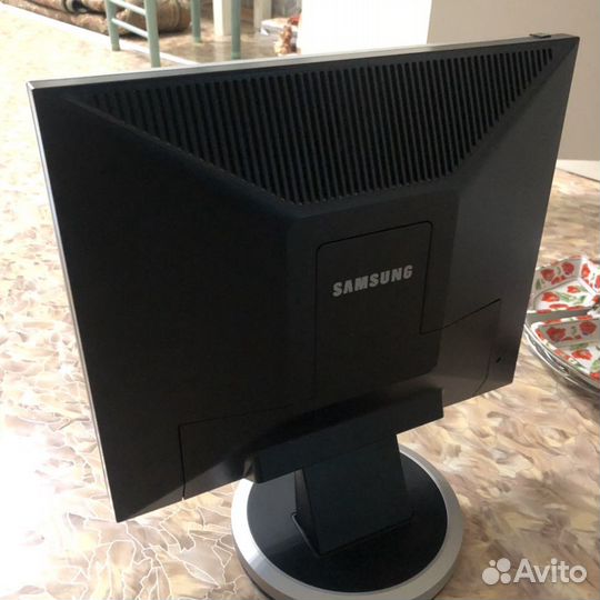 Монитор samsung