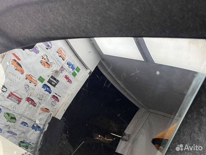 Стекло двери переднее левое Toyota Camry 70