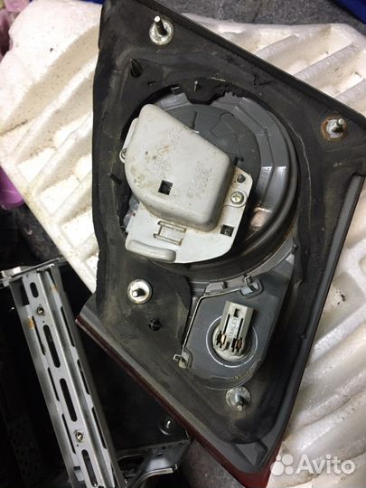 Левый фонарь крышки багажника хонда цивик 4д