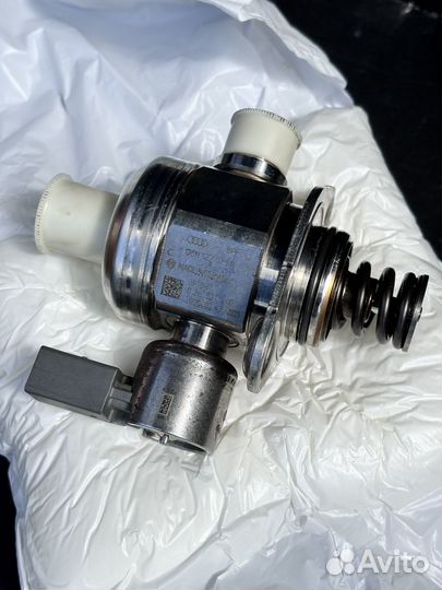 Топливный насос Тнвд бу 1.8 TSI 06H127025N