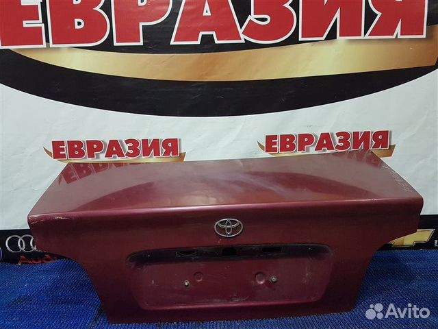 Крышка багажника Toyota Avensis AT220 4A-FE 1999